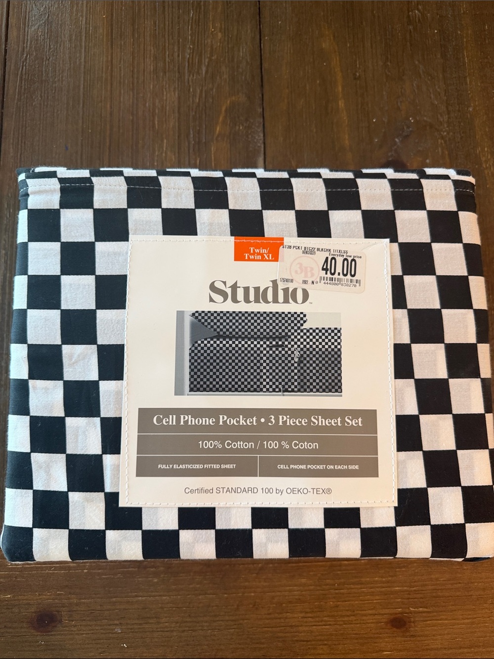 Studio Black and White Checkerboard Sheet Set with Cell Pocket